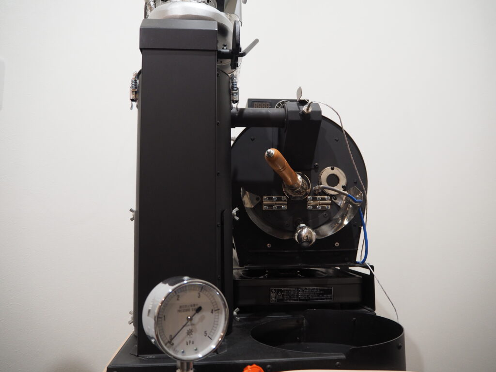 ワイルドコーヒー　アポロ焙煎機の写真
